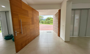 Casa en el exclusivo condominio santa teresita