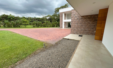 Casa en el exclusivo condominio santa teresita