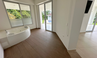 Casa en el exclusivo condominio santa teresita