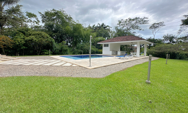 Casa en el exclusivo condominio santa teresita