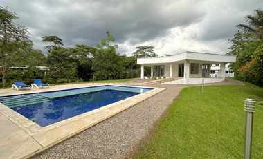 Casa en el exclusivo condominio santa teresita