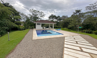 Casa en el exclusivo condominio santa teresita