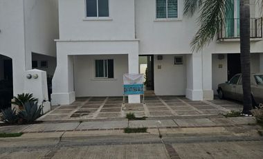 Fraccionamiento la Marina, sobre libramiento