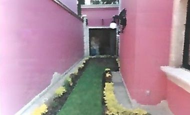 Casa Residencial en Avenida Francisco Sosa Santa Catarina Coyoacan CDMX/ Adjudicacion Bancaria