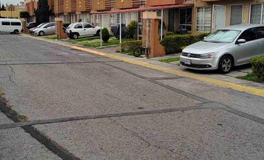 CASA EN VENTA LOS HERÓES TECÁMAC, BUEN ESTADO, $950,000