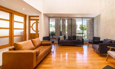 CASA EN VENTA EN BOSQUES DE ANGELÓPOLIS, 5 RECÁMARAS, GARAJE PARA 6 AUTOS, PUEBLA