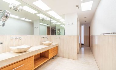 CASA EN VENTA EN BOSQUES DE ANGELÓPOLIS, 5 RECÁMARAS, GARAJE PARA 6 AUTOS, PUEBLA