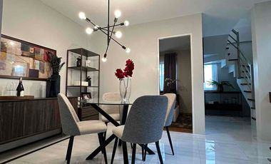 3 Bedrooms, 2 toilet & bath high-ceiling living area / house & lot for sale in bulacan