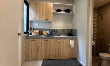 3 Bedrooms, 2 toilet & bath high-ceiling living area / house & lot for sale in bulacan