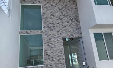 PREVENTA, CASA CON ALBERCA, A 5 MIN. DE ATRIOS, CUAUTLA, MOR.