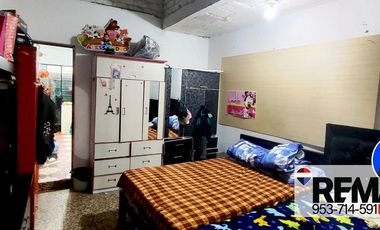 SE VENDE CASA COMO TERRENO EN SAN JUAN DE MIRAFLORES