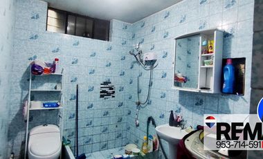 SE VENDE CASA COMO TERRENO EN SAN JUAN DE MIRAFLORES