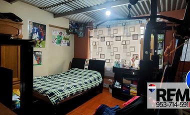 SE VENDE CASA COMO TERRENO EN SAN JUAN DE MIRAFLORES