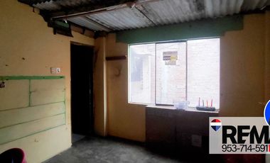SE VENDE CASA COMO TERRENO EN SAN JUAN DE MIRAFLORES