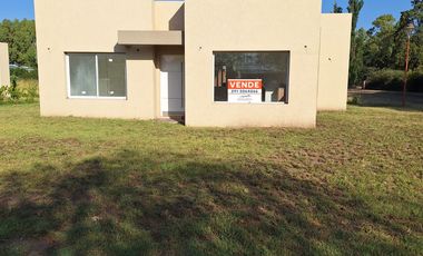 MODERNA CASA EN VILLA ARCADIA A ESTRENAR