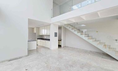 Casa en venta con recámara en planta baja Residencial Puerta de hierro zona sur pte de la ciudad