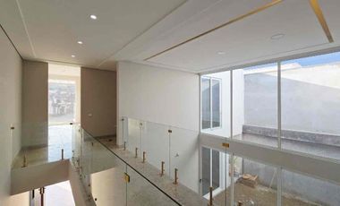 Casa en venta con recámara en planta baja Residencial Puerta de hierro zona sur pte de la ciudad