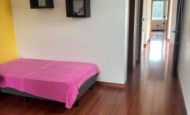 Venta amplia casa con 5 dormitorios y piscina en Cumbaya