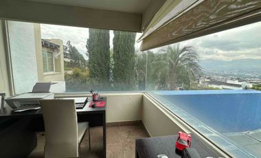 Venta amplia casa con 5 dormitorios y piscina en Cumbaya