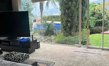 Venta amplia casa con 5 dormitorios y piscina en Cumbaya