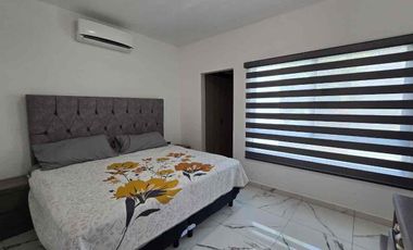 Casa en venta cerca del blvd Laguitos zona sur pte dentro de privada