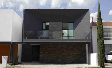 INVIERTE INTELIGENTE! PLUSVALIA GARANTIZADA AMPLIA CASA EN FRACCIONAMIENTO PRIVADO CON AMPLIAS ÁREAS VERDES