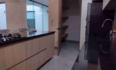 INVIERTE INTELIGENTE! PLUSVALIA GARANTIZADA AMPLIA CASA EN FRACCIONAMIENTO PRIVADO CON AMPLIAS ÁREAS VERDES