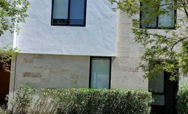 RENTO CASA EN CONDOMINIO AMARA FRACC ALTOS JURIQUILLA