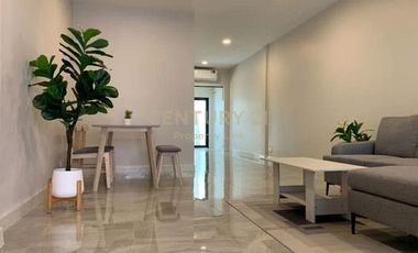 Urgent Sale! Modern Townhouse in Inthamara-Sutthisan, Near MRT No.50-TH-68018