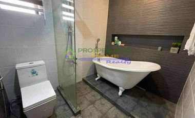 FOR SALE: ELEGANT 3-STOREY HOUSE & LOT IN GUIGUINTO, BULACAN