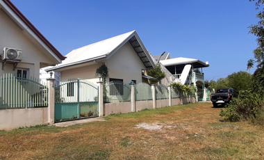 Panglao Island (Alona Area): Compound with Pool & Income Potential near Alona Beach (1,127 sqm±)