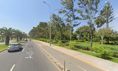 SAN BORJA VENTA DE CASA COMO TERRENO 450 m2  EN ESQUINA - 2 FRENTES