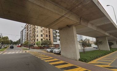 SAN BORJA VENTA DE CASA COMO TERRENO 450 m2  EN ESQUINA - 2 FRENTES