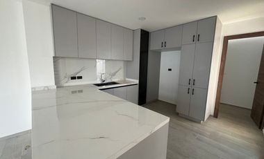 Casa en Venta con Estilo y Espacio – Vive en la Av. 5 de Junio