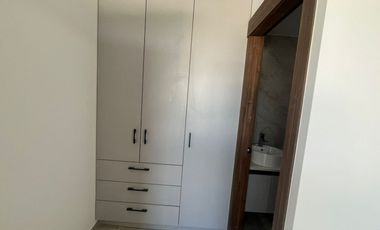 Casa en Venta con Estilo y Espacio – Vive en la Av. 5 de Junio