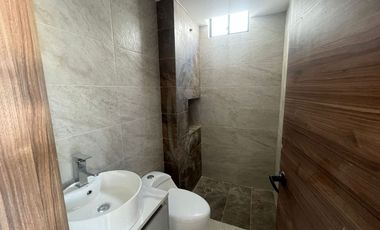 Casa en Venta con Estilo y Espacio – Vive en la Av. 5 de Junio