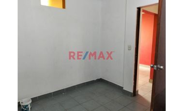 Venta de Casa De 2 Pisos En San Juan De Miraflores