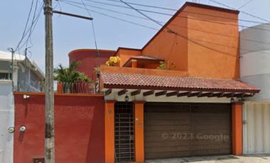 CASA EN VENTA EN COLONIA LOS LAURELES CERCA DE PARQUE CIREBA