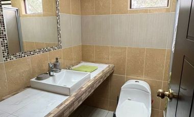 Venta de Casa en Cuenca, sector Machangara cerca al Colegio Militar (COMIL)