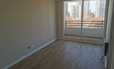 Se Arrienda Departamento de 2 dormitorios 1 baño con Bodega, piso 7, Metro C. del Niño La mejor Ubicación, Novena Avda.