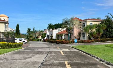 Casa Residencial coto exclusivo Parque Royal Colima Zona Norte