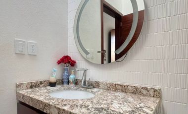 Casa Residencial coto exclusivo Parque Royal Colima Zona Norte