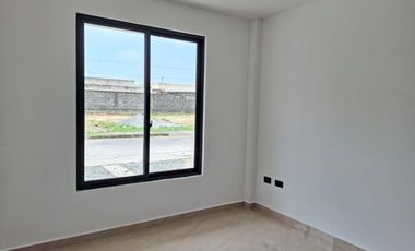 VENTA DE CASA EN URB. TIERRA AMIGA