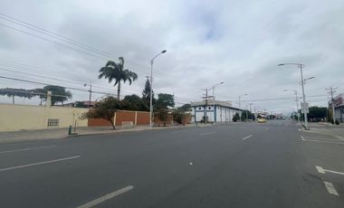 terreno de alquiler en avenida 113 manta