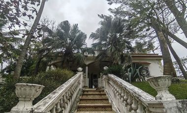 En Venta Amplio Terreno con Casa