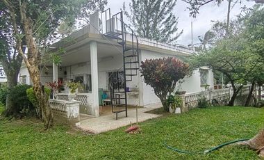 En Venta Amplio Terreno con Casa