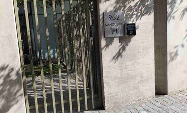 VENDO ESTACIONAMIENTO EN  LAS CON DES.