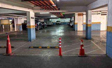 VENDO ESTACIONAMIENTO EN  LAS CON DES.