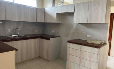 vendo muy amplio y funcional departamento de 3 dormitorios