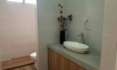 vendo muy amplio y funcional departamento de 3 dormitorios